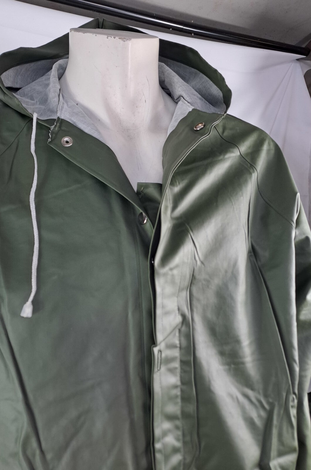 Genuine Surplus Civil Defence Olive PVC RUbberised Rain Coat Blautex XL+ (2798)