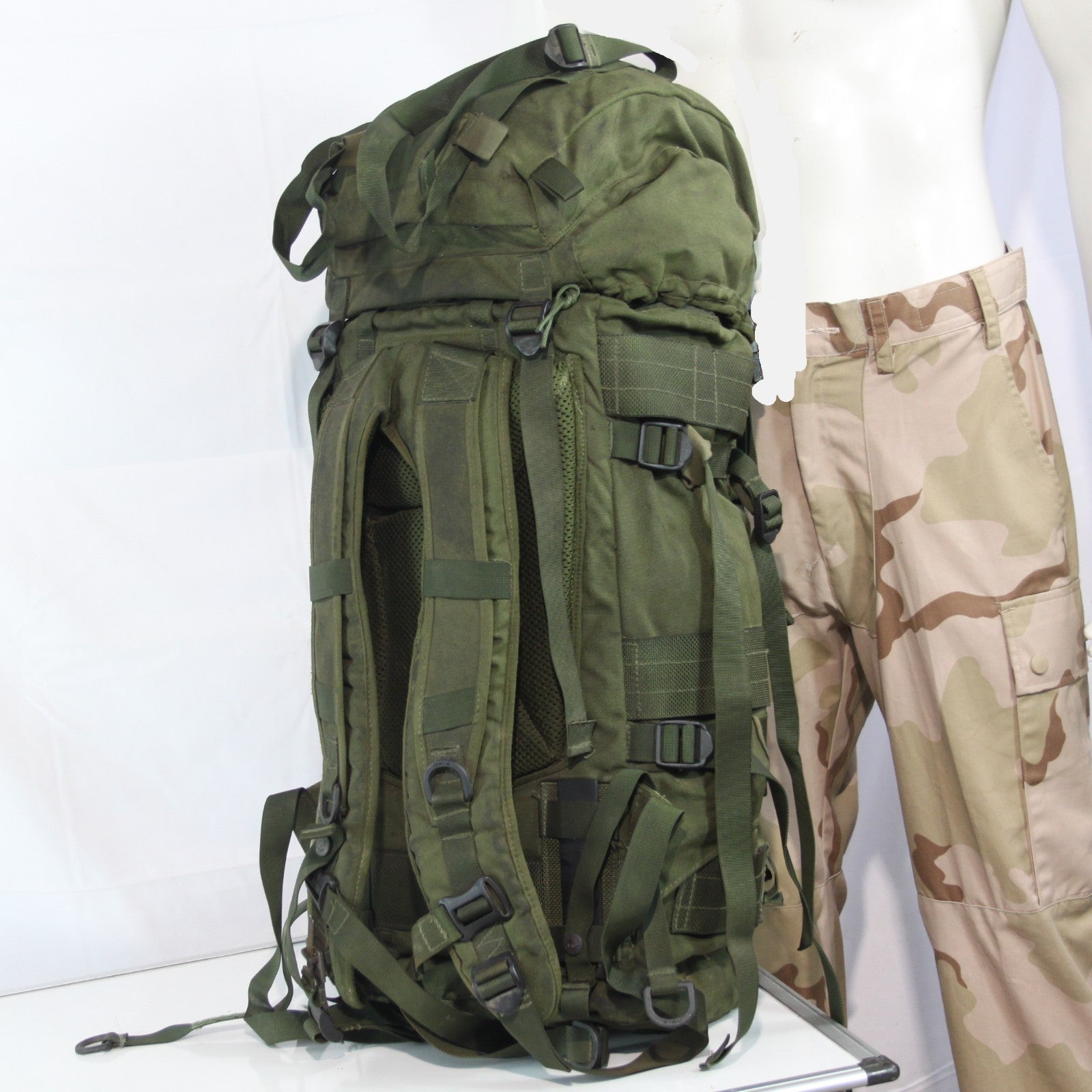 Vintage British Army Genuine Surplus Bergen Rucksack Olive Green 3762