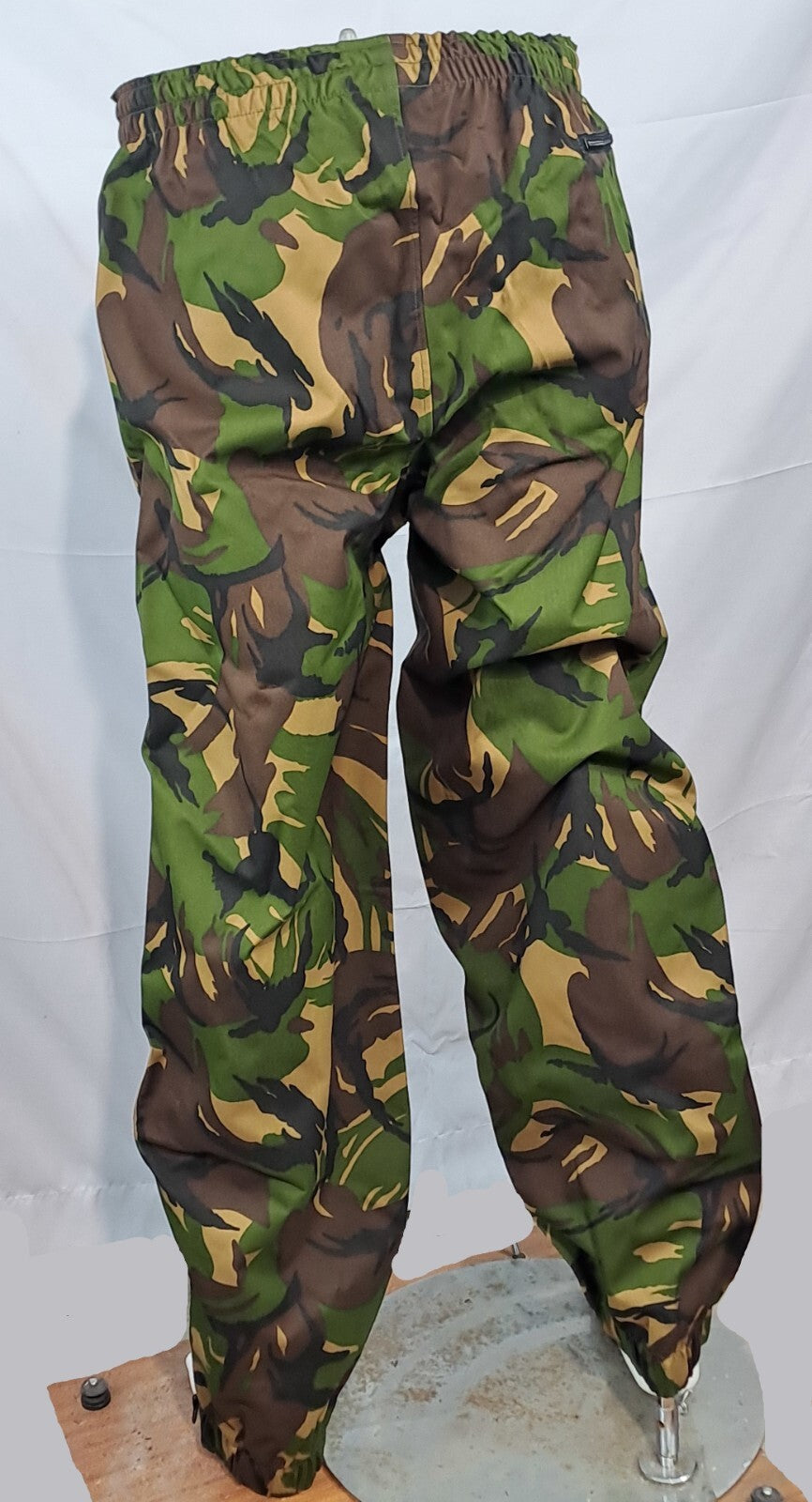 NEWGenuine Surplus Dutch Waterproof Breathable Heavy Duty Over-Trousers DPM Camo