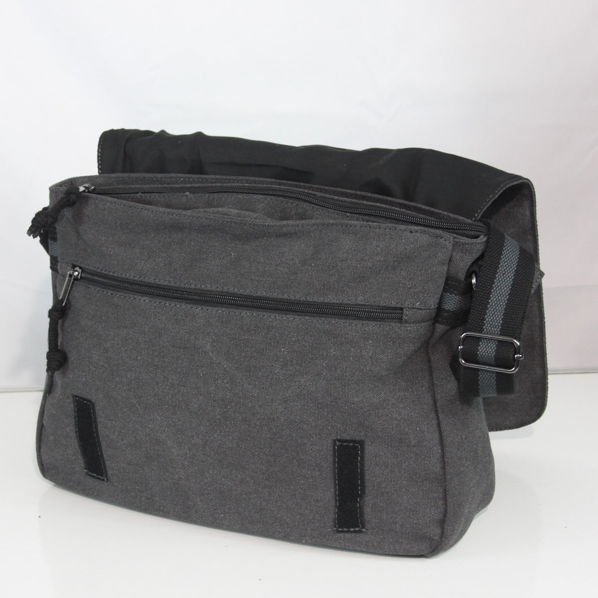 Eurofighter Typhoon Underestimate Exclusive Printed Messenger Bag Black (4463)